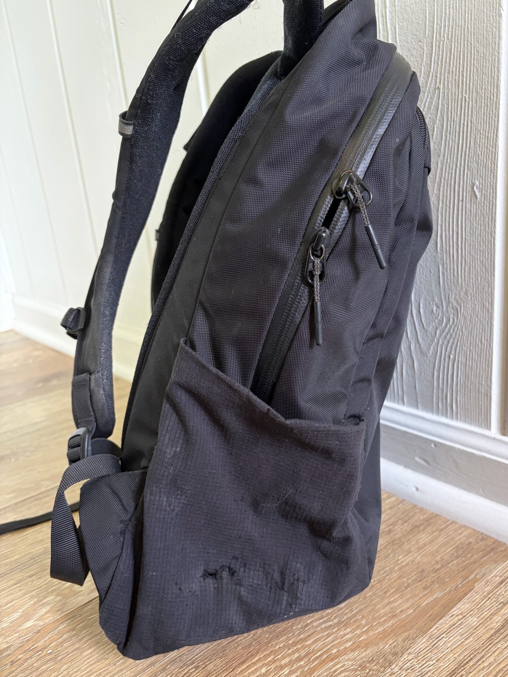 Lululemon LiftOS Commuter Backpack Black 20L | Travel Work Gym Bag - Picture 6 of 15